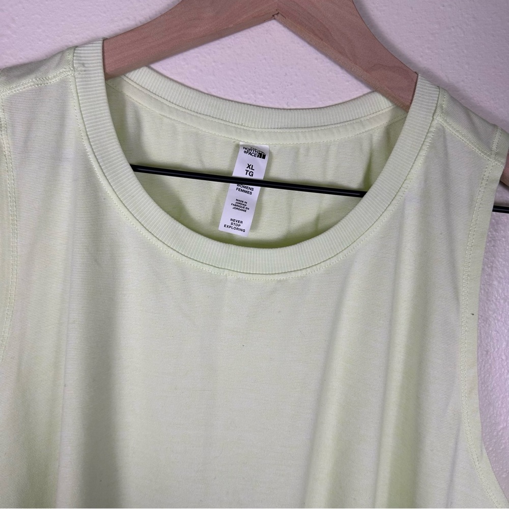 THE‎ NORTH FACE Women's Active Sleeveless Neon Lime Tank Top - Picture 3 of 6